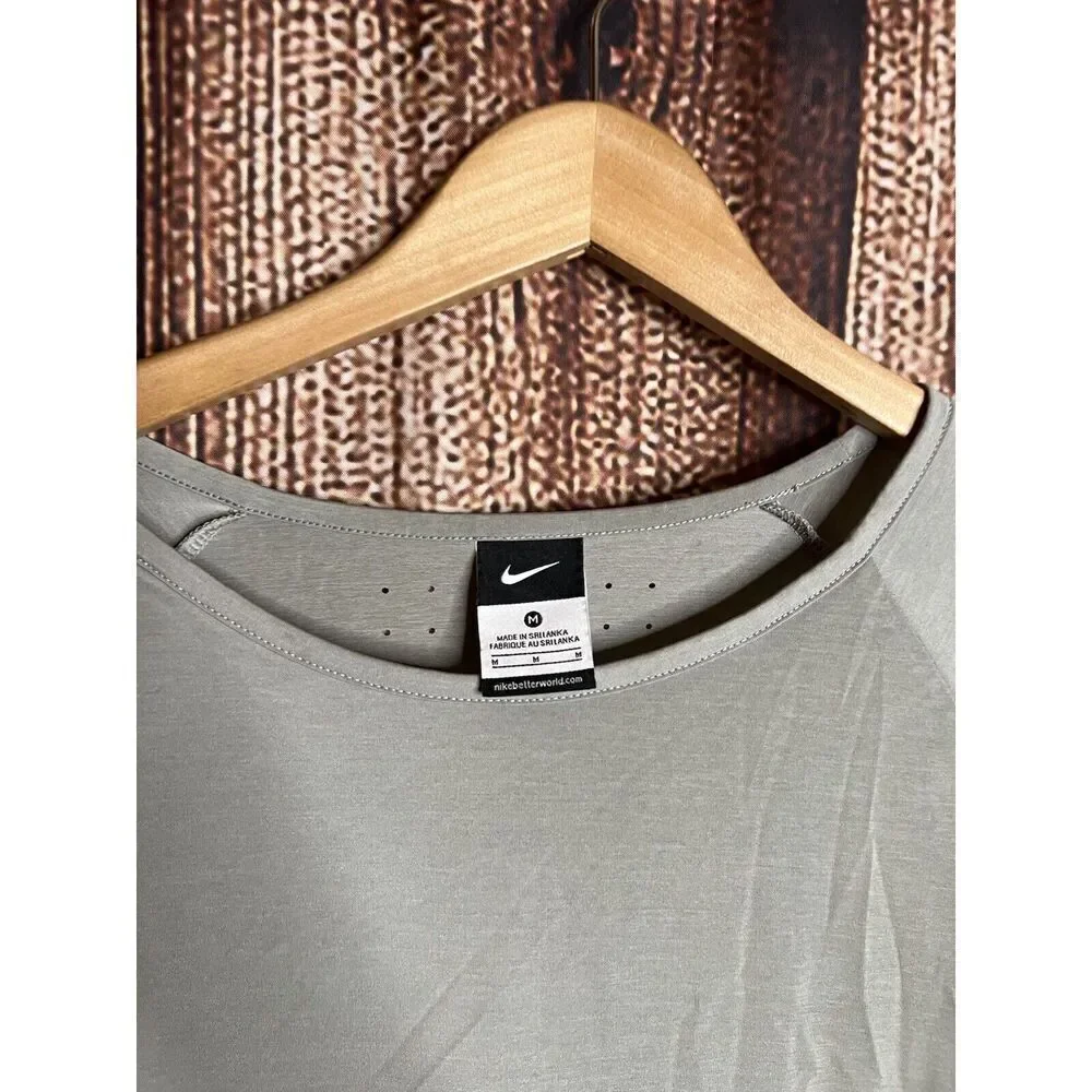 Nike Women Gray Active Medium Shirt Top Long Sleeve